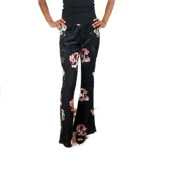 🍍Floral crushed velvet bell bottom pants, Sz.L🍍 - Picture 2 of 7
